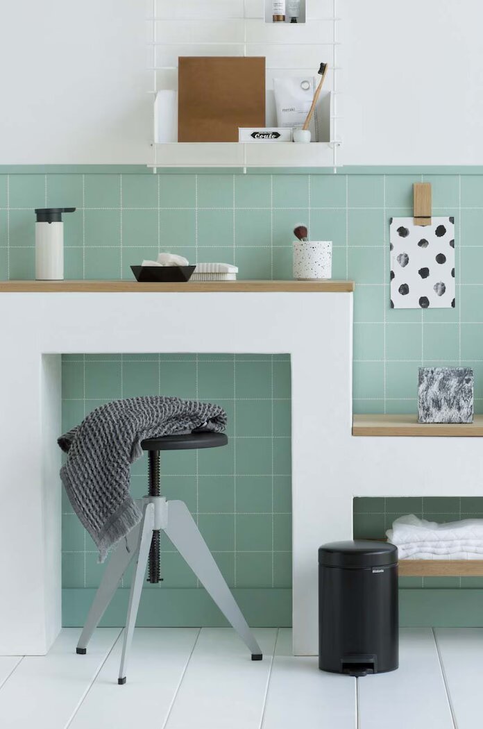Brabantia Кошче за боклук NewIcon 3 L в черно
