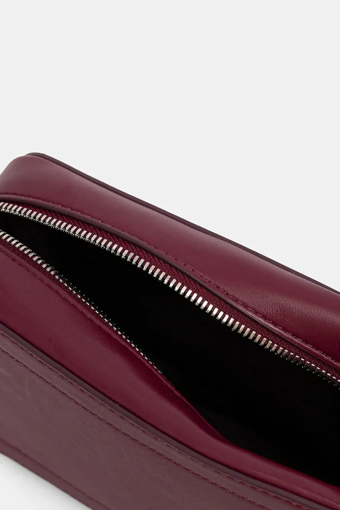 CALVIN KLEIN чанта crossbody дамска от имитация на кожа бордо LV04F3220G