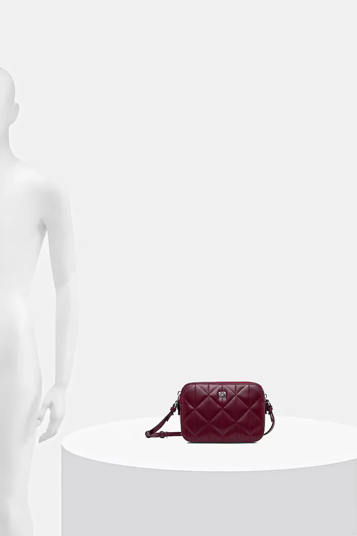 CALVIN KLEIN чанта crossbody дамска от имитация на кожа бордо LV04F3328G