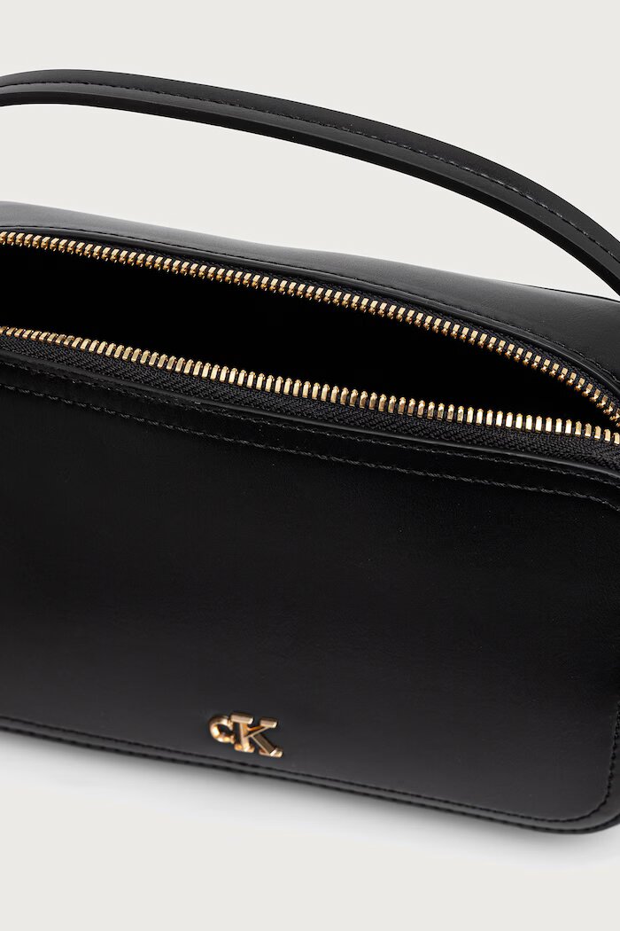 CALVIN KLEIN чанта crossbody дамска от имитация на кожа черна LV04F3678G