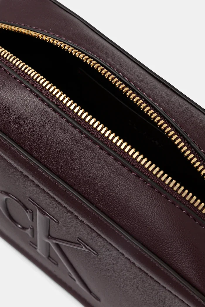CALVIN KLEIN чанта crossbody дамска от имитация на кожа виолетова LV04F3220G