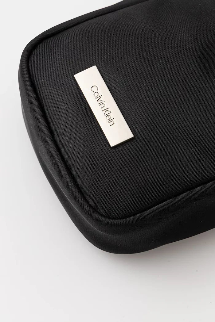 CALVIN KLEIN чанта през рамо мъжка черна LV04D3233G