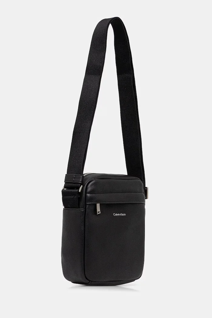 CALVIN KLEIN чанта през рамо мъжка от имитация на кожа черна LV04D3160G