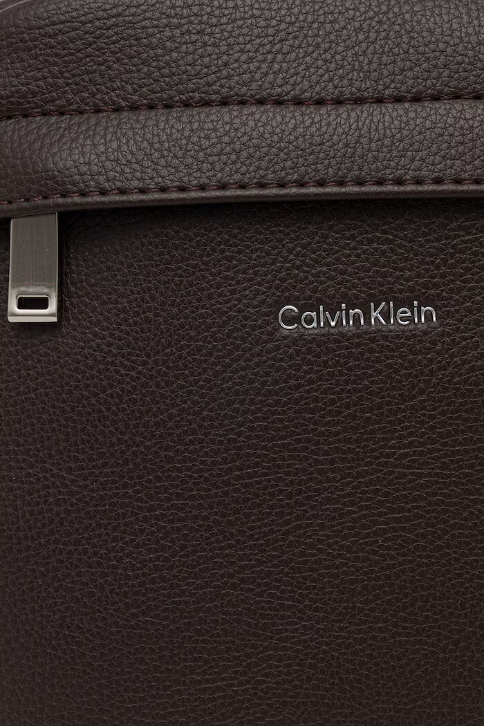 CALVIN KLEIN чанта през рамо мъжка от имитация на кожа кафява LV04D3160G