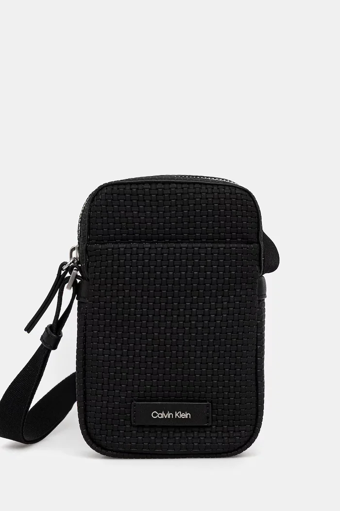CALVIN KLEIN Чанта през рамо в черно LV04D3221G