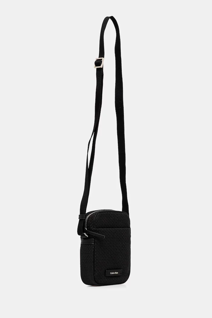 CALVIN KLEIN Чанта през рамо в черно LV04D3221G