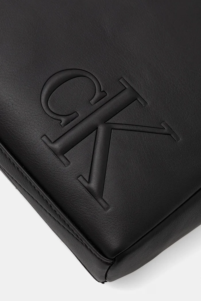 CALVIN KLEIN Чанта през рамо в черно LV04D3248G