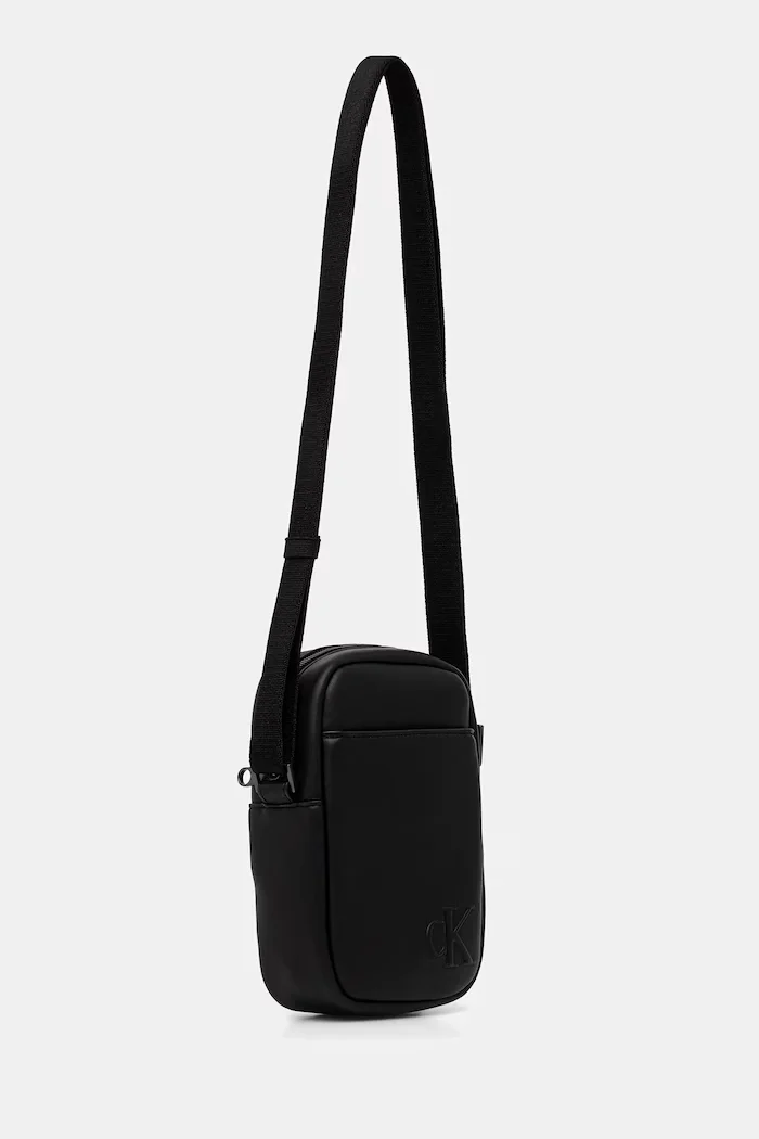 CALVIN KLEIN Чанта през рамо в черно LV04D3279G