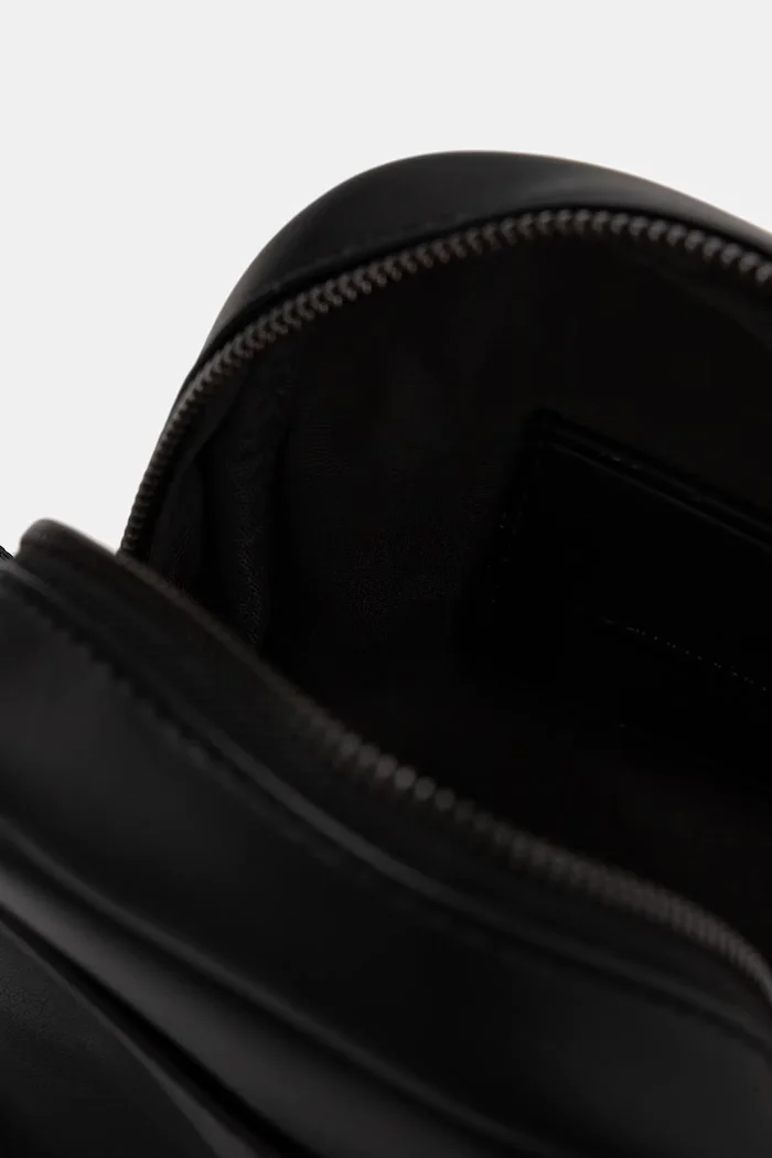 CALVIN KLEIN Чанта през рамо в черно LV04D3279G