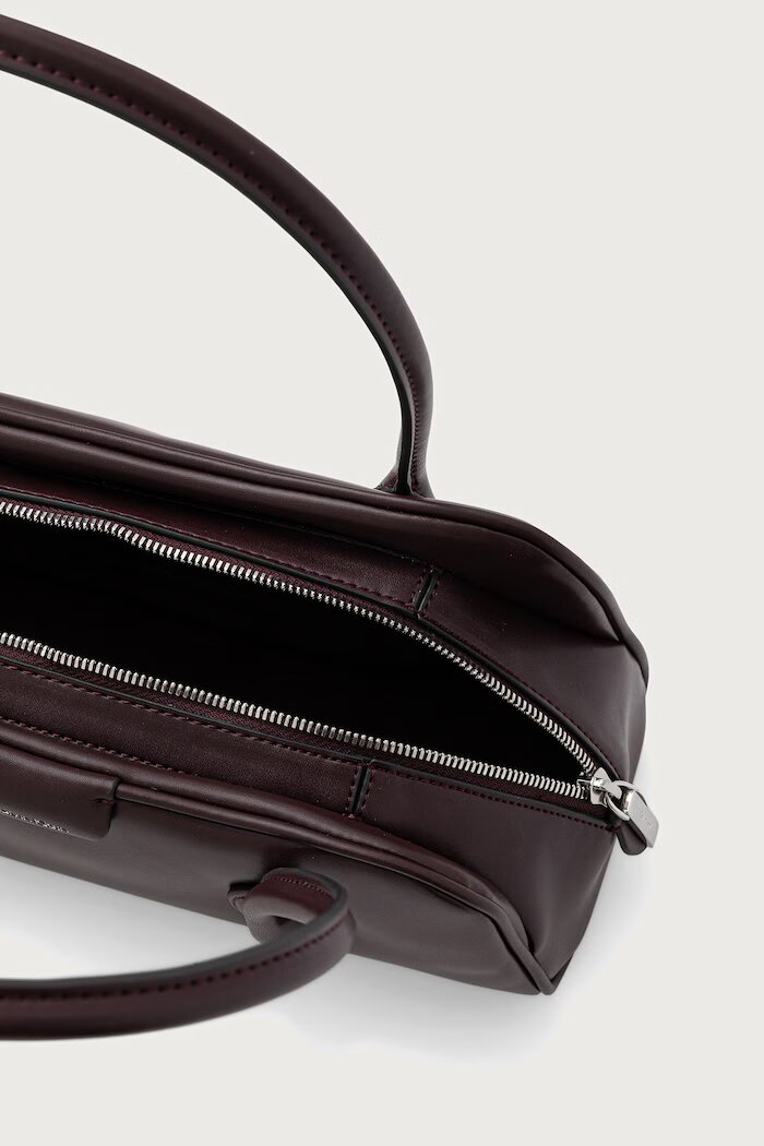 CALVIN KLEIN чанта тип багета дамска от имитация на кожа бордо LV04F3369G