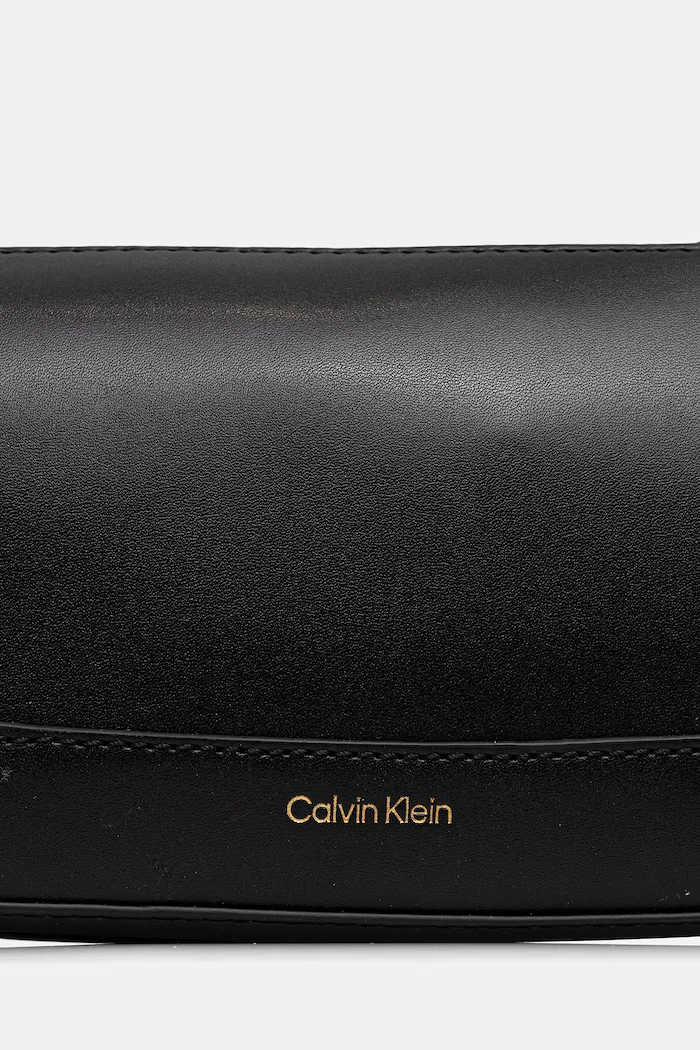 CALVIN KLEIN Чанта в черно LV04F1046G