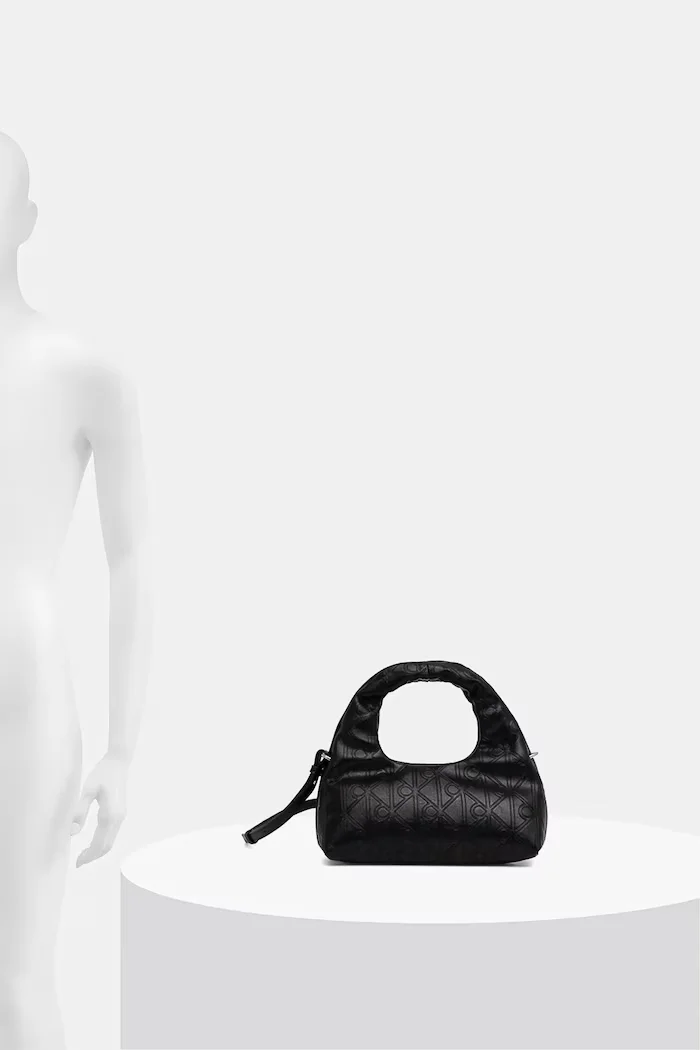 CALVIN KLEIN Чанта в черно LV04F3200G