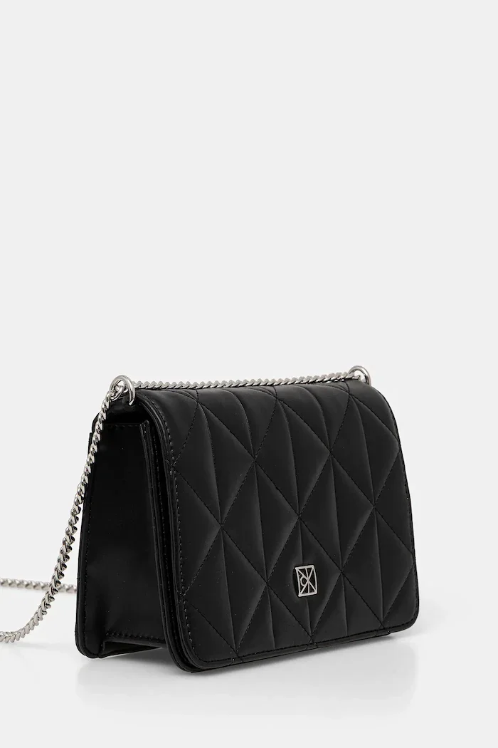 CALVIN KLEIN Чанта в черно LV04F3321G