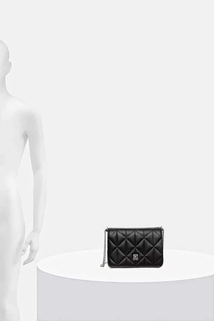 CALVIN KLEIN Чанта в черно LV04F3321G
