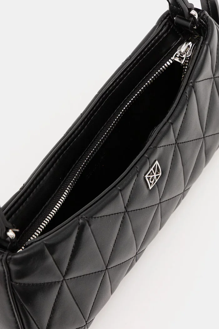 CALVIN KLEIN Чанта в черно LV04F3327G