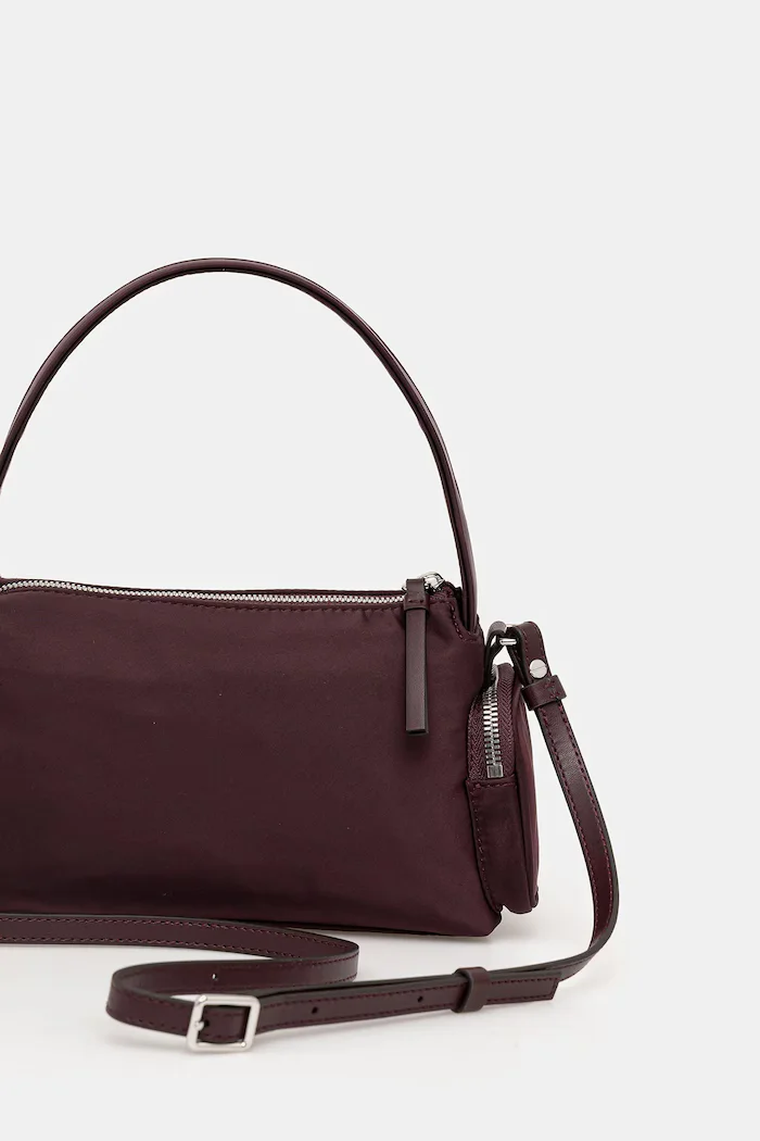 CALVIN KLEIN Чанта в лилаво LV04F3132G