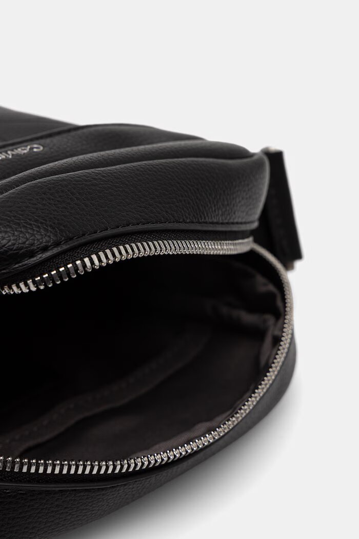 CALVIN KLEIN чанта за рамо мъжка от имитация на кожа черна LV04D3331G