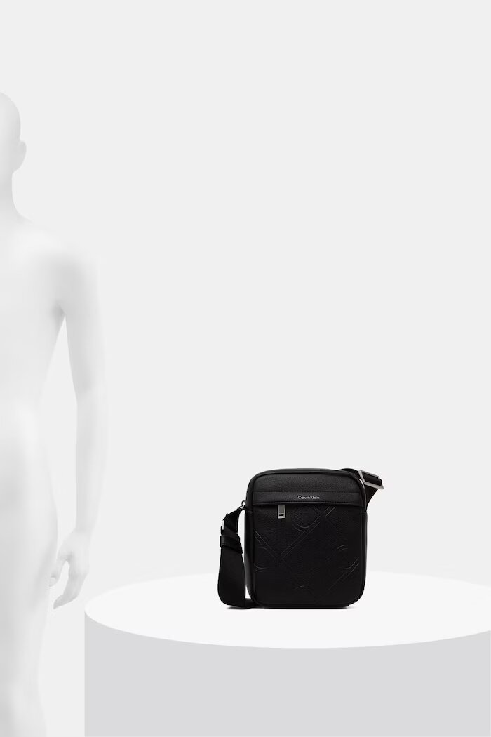 CALVIN KLEIN чанта за рамо мъжка от имитация на кожа черна LV04D3331G