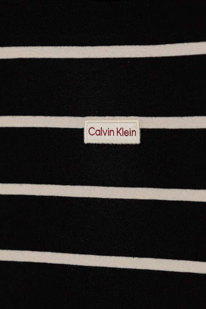 CALVIN KLEIN JEANS Детска блуза с дълги ръкави в черно IG0IG03034