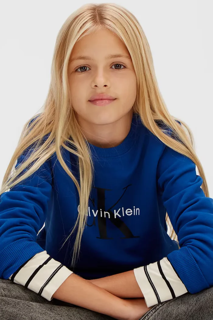 CALVIN KLEIN JEANS Детски памучен суичър в синьо с принт IU0IU00714