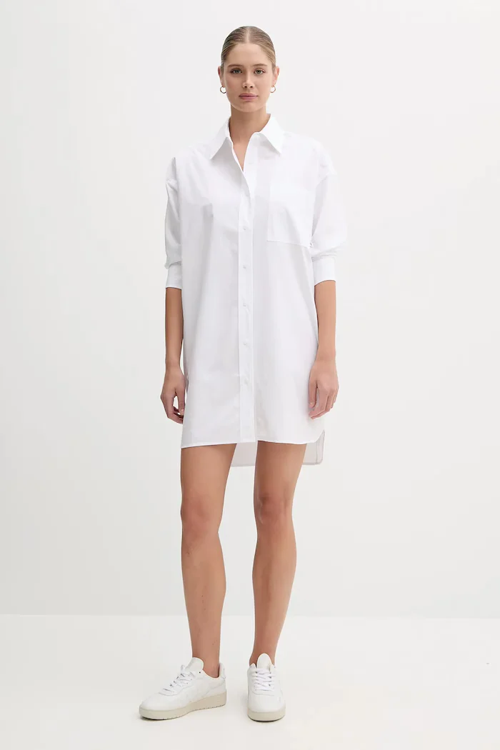 CALVIN KLEIN JEANS Памучна рокля в бяло къса с уголемена кройка LV047C022G