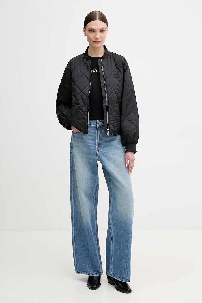 CALVIN KLEIN JEANS Памучна тениска дамска в черно LV047E821G