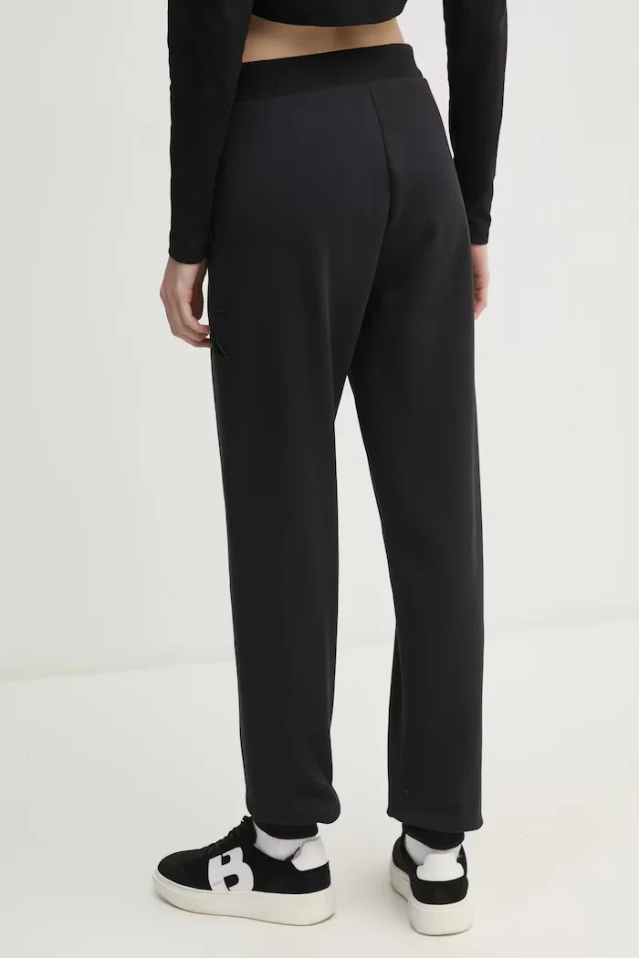 CALVIN KLEIN JEANS Спортен панталон в черно с изчистен дизайн J20J224841