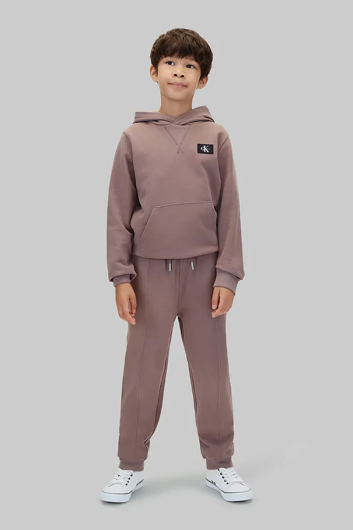 CALVIN KLEIN JEANS спортен панталон за деца от памук кафяв LVCKTJC42B