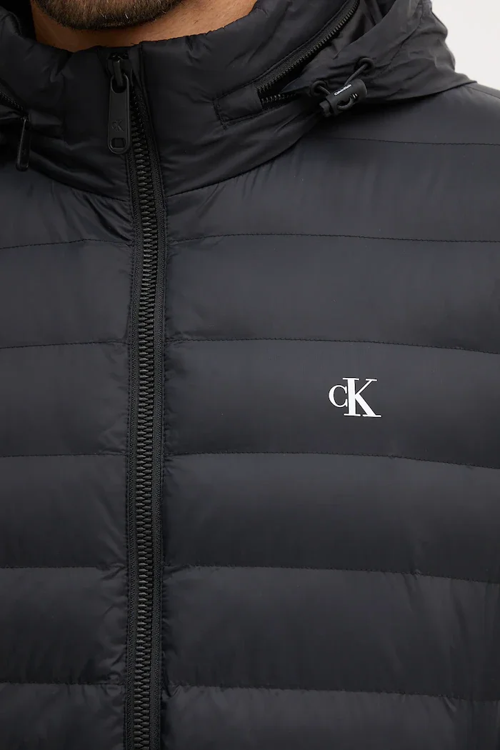 CALVIN KLEIN JEANS Яке в черно преходен модел LV04RC511G