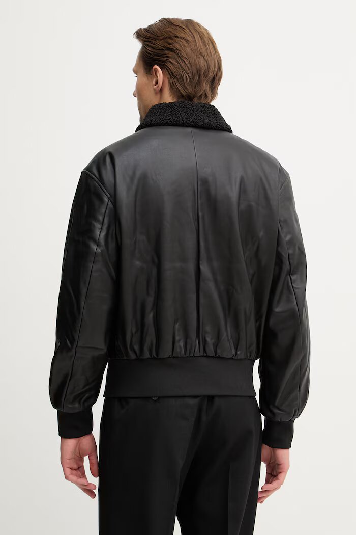 CALVIN KLEIN JEANS Яке в черно преходен модел LV04RE403G