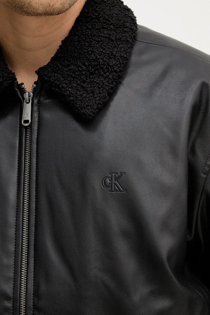 CALVIN KLEIN JEANS Яке в черно преходен модел LV04RE403G