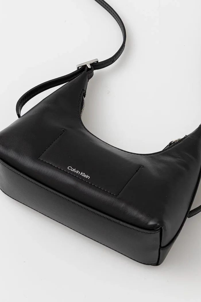 CALVIN KLEIN Кожена чанта в черно LV04F3263G