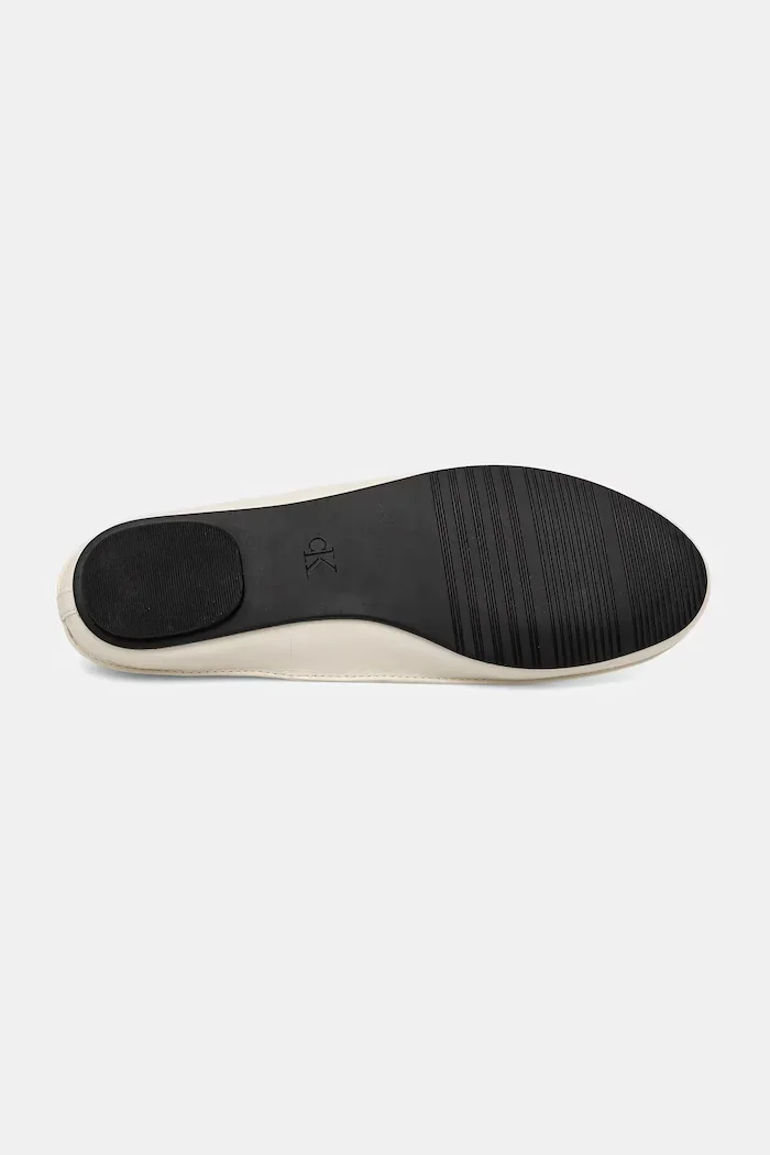 CALVIN KLEIN Кожени балеринки BALLERINA MARY JANE STRAP LTH в бежово HW0HW02656