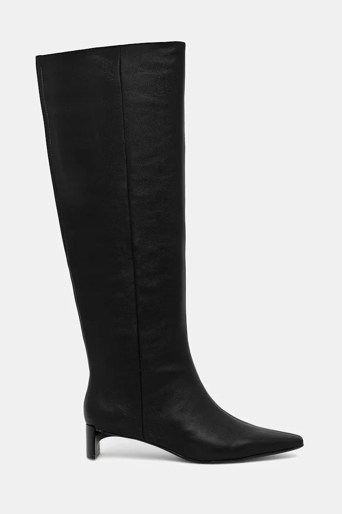 CALVIN KLEIN Кожени ботуши SET BACK KITTEN HEEL KNEE BOOT в черно с дебел ток HW0HW02587