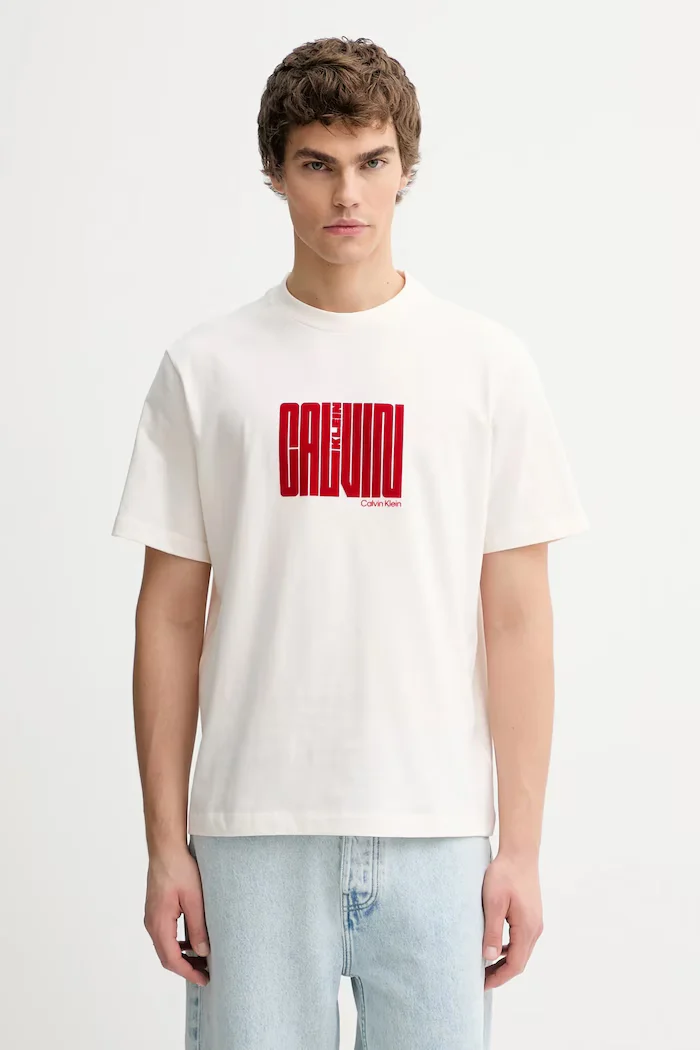 CALVIN KLEIN Памучна тениска в бежово с принт LV04RE832G
