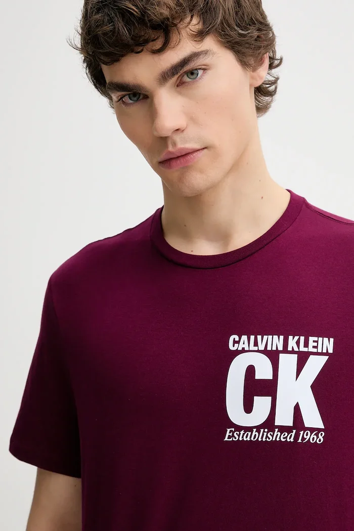 CALVIN KLEIN Памучна тениска в бордо с принт LV04RE819G