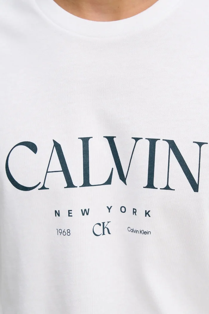CALVIN KLEIN Памучна тениска в бяло с принт LV04RE807G