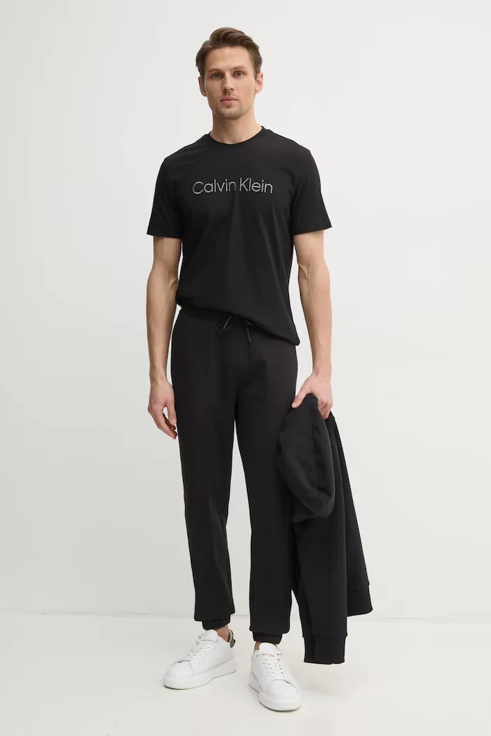 CALVIN KLEIN Памучна тениска в черно с принт K10K114169