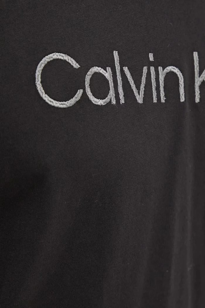 CALVIN KLEIN Памучна тениска в черно с принт K10K114169