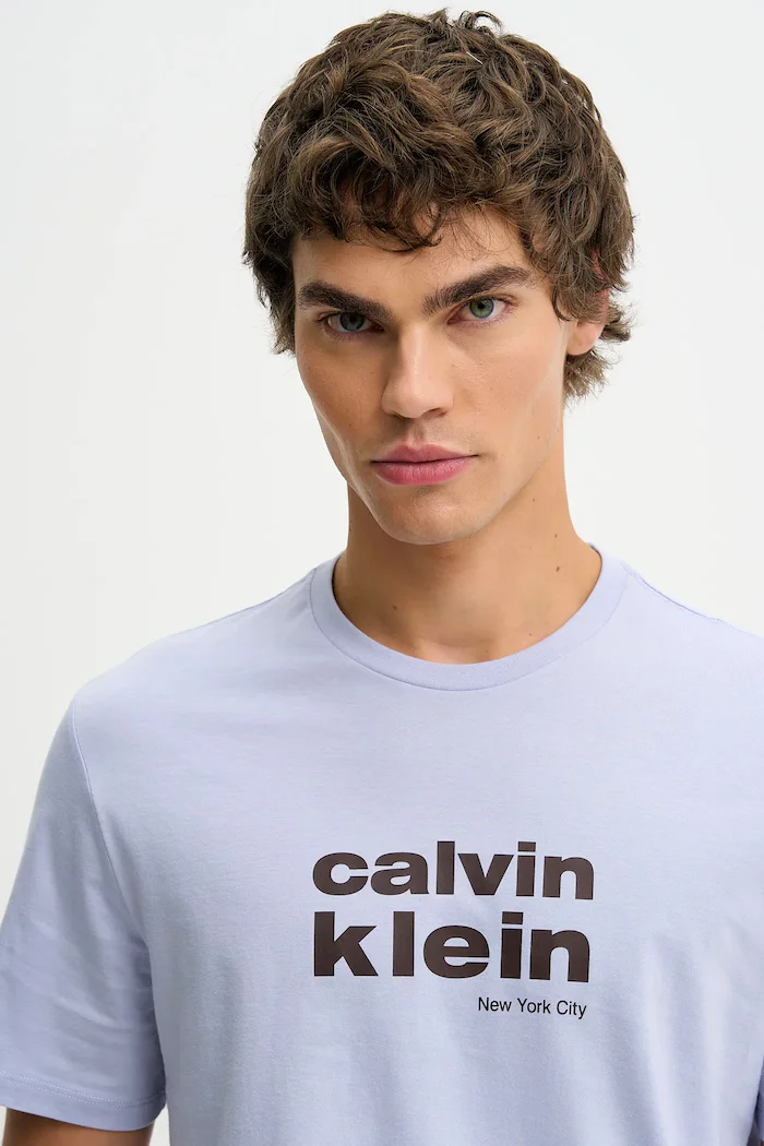 CALVIN KLEIN Памучна тениска в синьо с принт LV04RE821G