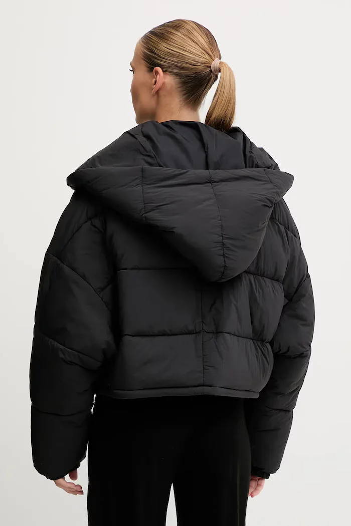 Calvin Klein Performance Яке в черно зимен модел LVGWF5O514