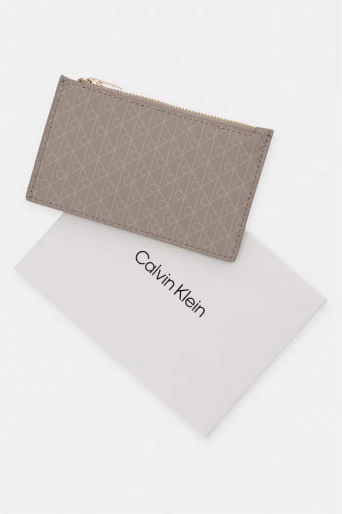CALVIN KLEIN портфейл дамски от имитация на кожа бежов LV04F1084G