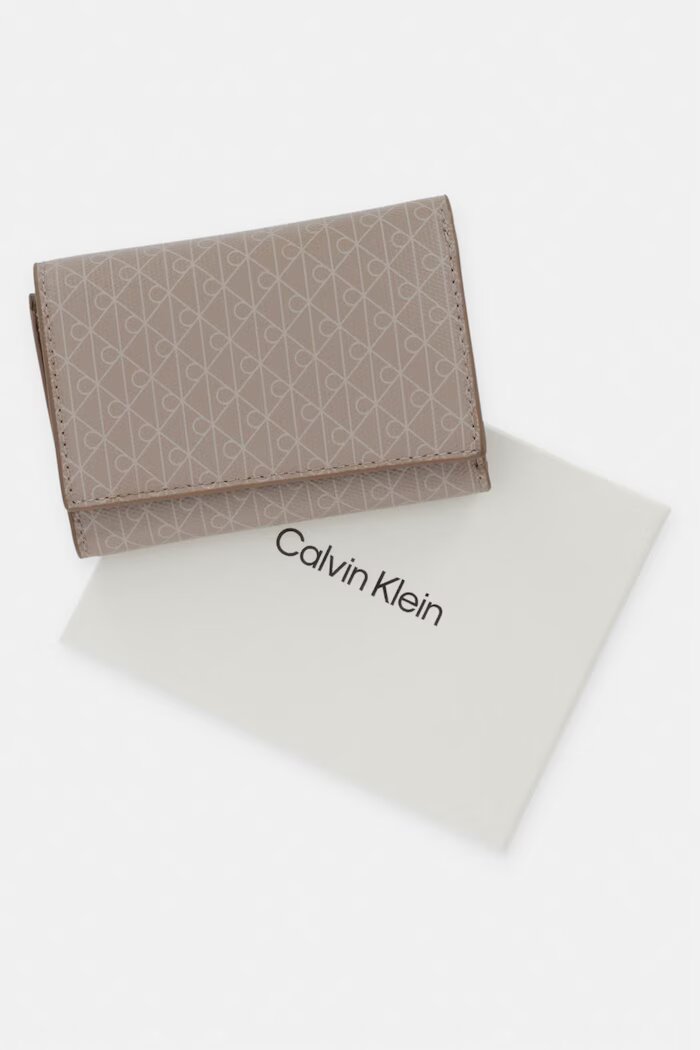 CALVIN KLEIN портфейл RFID дамски бежов LV04F1118G