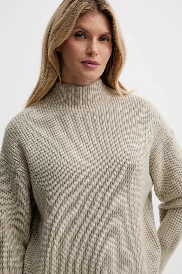 CALVIN KLEIN Пуловер с вълна в бежово с ниско поло LV044D365G