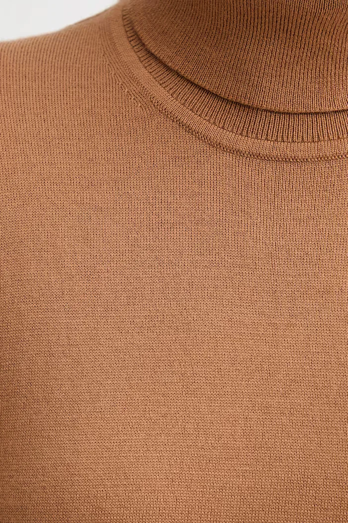 CALVIN KLEIN Пуловер с вълна в кафяво от лека материя с поло LV044D371G