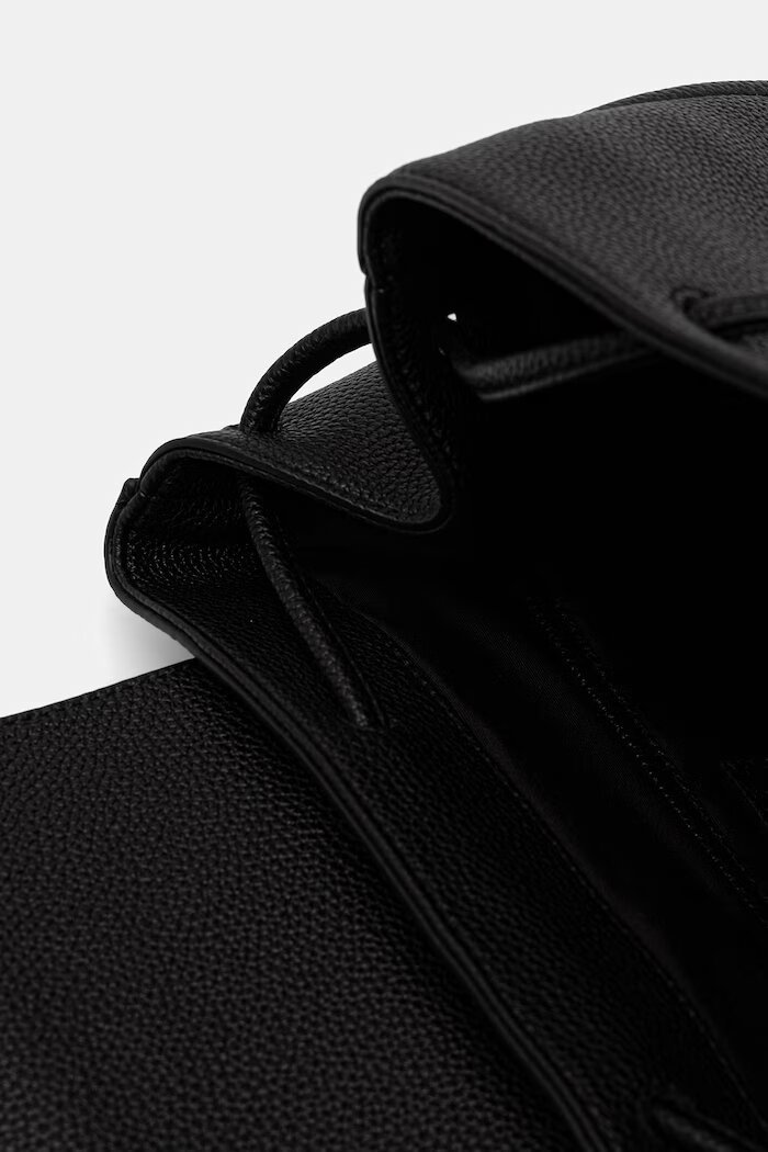 CALVIN KLEIN раница дамска от имитация на кожа черна LV04F3553G