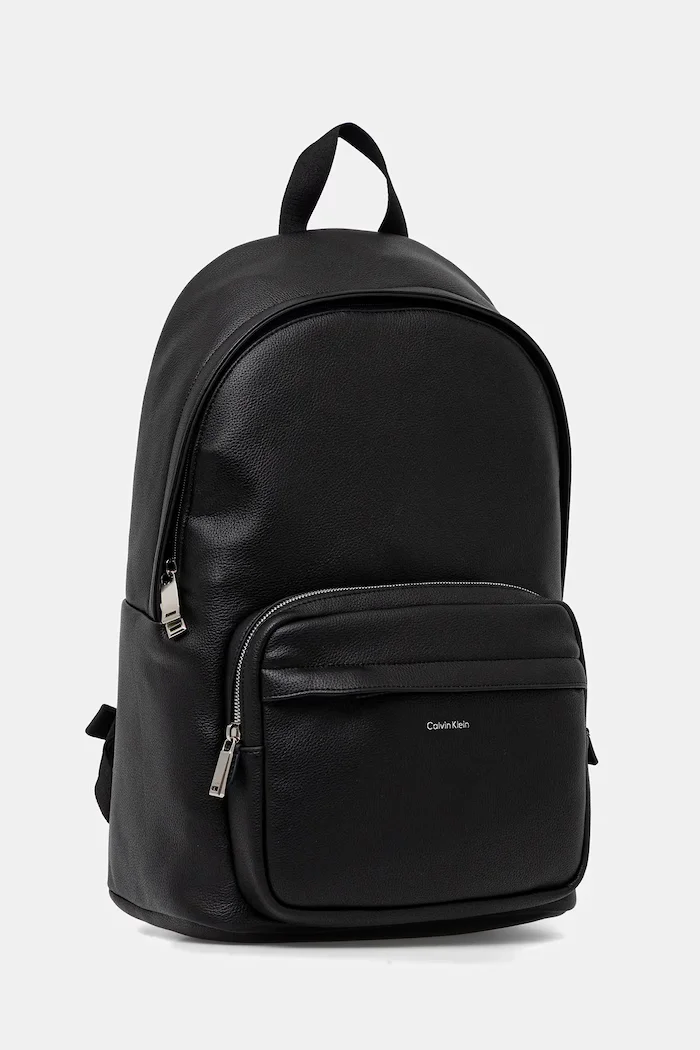 CALVIN KLEIN Раница в черно голям размер с изчистен дизайн LV04D3155G