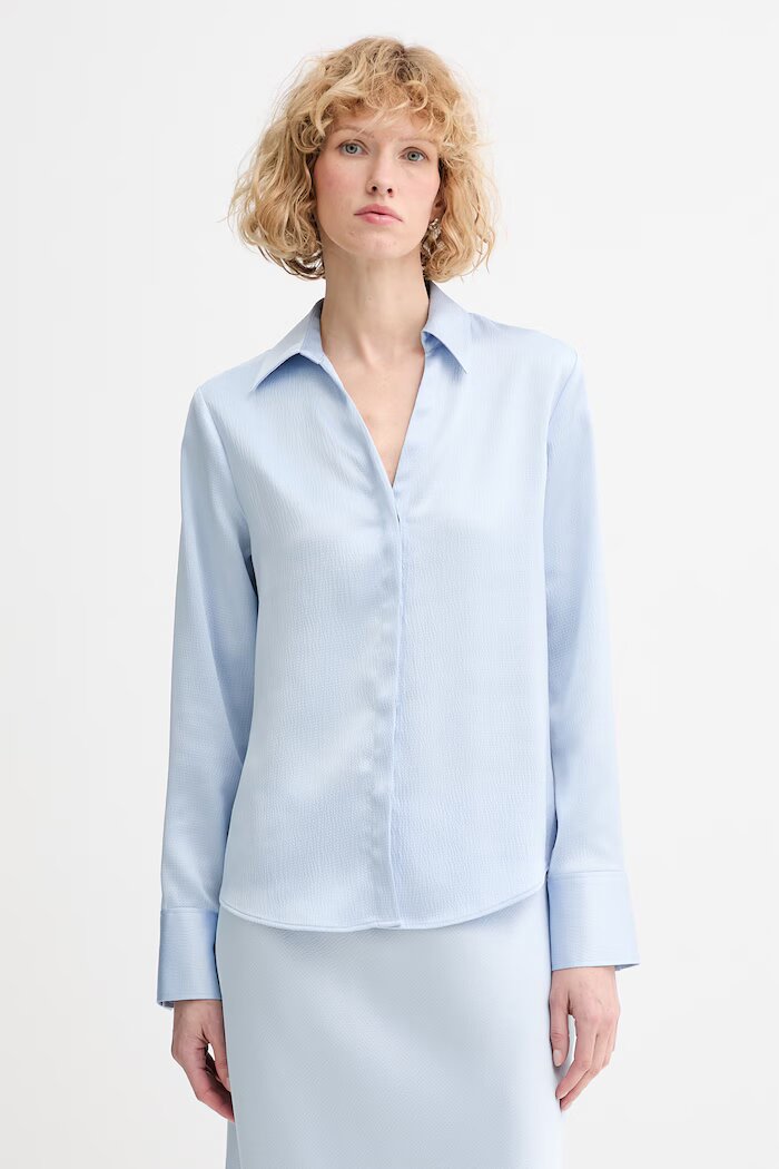 CALVIN KLEIN риза дамска синя с изчистена шарка LV044F129G