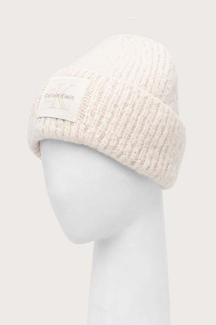 CALVIN KLEIN шапка beanie дамска с вълна бежова LV04F8104G