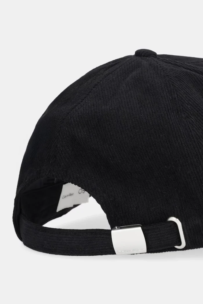 CALVIN KLEIN Шапка с козирка в черно LV04D5064G